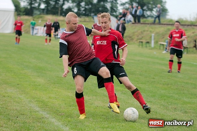 Zdjęcie w galerii na portalu naszraciborz.pl: Puchar Wójta: Samborowice zrobiły miazgę z Pietrowic. Trofeum w rękach Pawłowa wiadomości z regionu