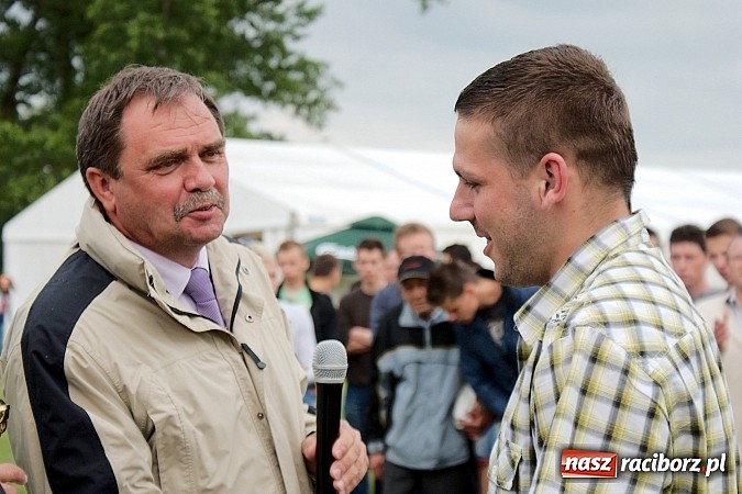 Zdjęcie w galerii na portalu naszraciborz.pl: Puchar Wójta: Samborowice zrobiły miazgę z Pietrowic. Trofeum w rękach Pawłowa wiadomości z regionu