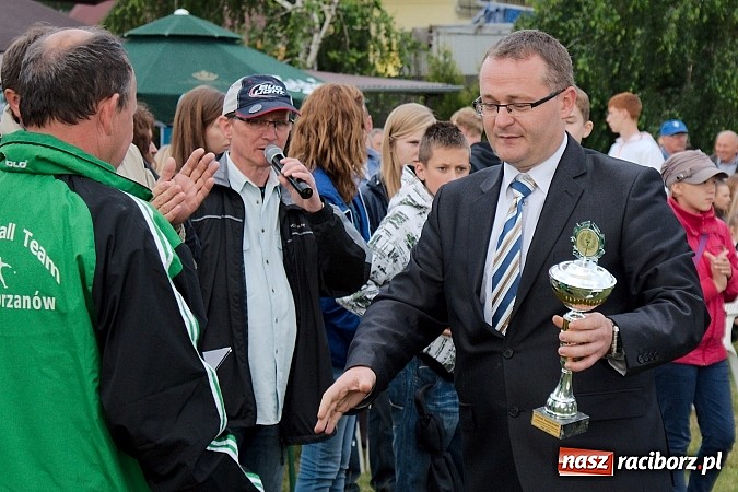 Zdjęcie w galerii na portalu naszraciborz.pl: Puchar Wójta: Samborowice zrobiły miazgę z Pietrowic. Trofeum w rękach Pawłowa wiadomości z regionu