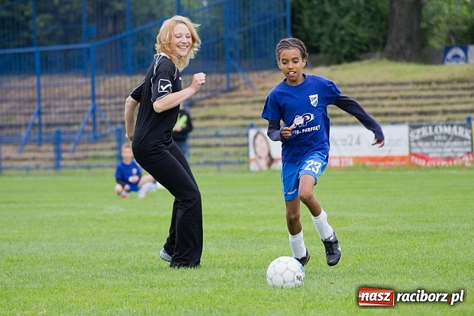 Zdjęcie w galerii na portalu naszraciborz.pl: 50-lecie awansu Unii Racibórz do I ligi. Piknik sportowy na Srebrnej wiadomości z regionu
