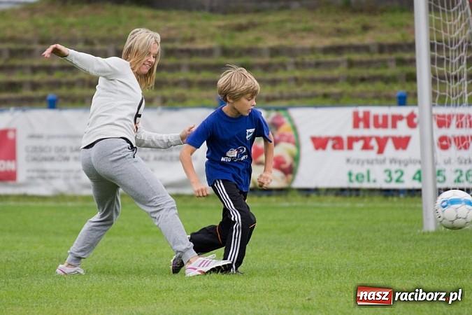 Zdjęcie w galerii na portalu naszraciborz.pl: 50-lecie awansu Unii Racibórz do I ligi. Piknik sportowy na Srebrnej wiadomości z regionu