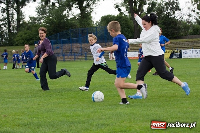 Zdjęcie w galerii na portalu naszraciborz.pl: 50-lecie awansu Unii Racibórz do I ligi. Piknik sportowy na Srebrnej wiadomości z regionu