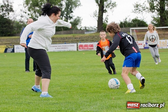 Zdjęcie w galerii na portalu naszraciborz.pl: 50-lecie awansu Unii Racibórz do I ligi. Piknik sportowy na Srebrnej wiadomości z regionu