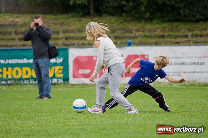 Zdjęcie w galerii na portalu naszraciborz.pl: 50-lecie awansu Unii Racibórz do I ligi. Piknik sportowy na Srebrnej wiadomości z regionu