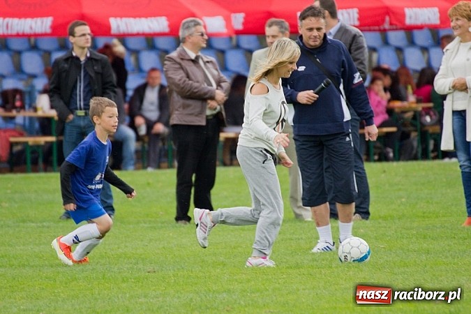 Zdjęcie w galerii na portalu naszraciborz.pl: 50-lecie awansu Unii Racibórz do I ligi. Piknik sportowy na Srebrnej wiadomości z regionu