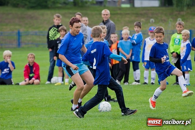 Zdjęcie w galerii na portalu naszraciborz.pl: 50-lecie awansu Unii Racibórz do I ligi. Piknik sportowy na Srebrnej wiadomości z regionu