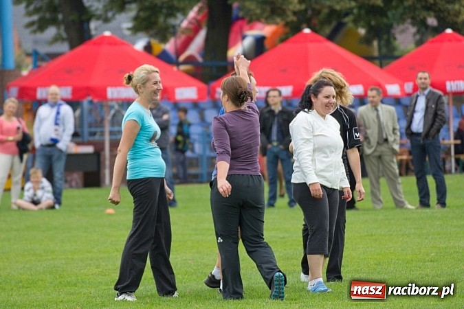 Zdjęcie w galerii na portalu naszraciborz.pl: 50-lecie awansu Unii Racibórz do I ligi. Piknik sportowy na Srebrnej wiadomości z regionu
