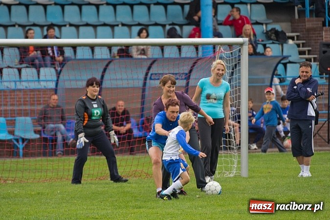 Zdjęcie w galerii na portalu naszraciborz.pl: 50-lecie awansu Unii Racibórz do I ligi. Piknik sportowy na Srebrnej wiadomości z regionu