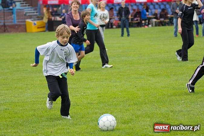 Zdjęcie w galerii na portalu naszraciborz.pl: 50-lecie awansu Unii Racibórz do I ligi. Piknik sportowy na Srebrnej wiadomości z regionu