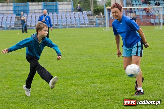 Zdjęcie w galerii na portalu naszraciborz.pl: 50-lecie awansu Unii Racibórz do I ligi. Piknik sportowy na Srebrnej wiadomości z regionu