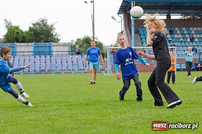 Zdjęcie w galerii na portalu naszraciborz.pl: 50-lecie awansu Unii Racibórz do I ligi. Piknik sportowy na Srebrnej wiadomości z regionu