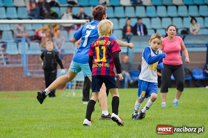 Zdjęcie w galerii na portalu naszraciborz.pl: 50-lecie awansu Unii Racibórz do I ligi. Piknik sportowy na Srebrnej wiadomości z regionu