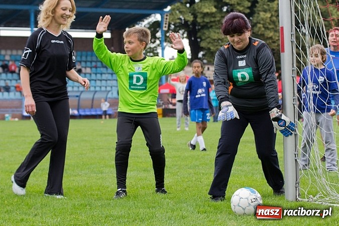 Zdjęcie w galerii na portalu naszraciborz.pl: 50-lecie awansu Unii Racibórz do I ligi. Piknik sportowy na Srebrnej wiadomości z regionu