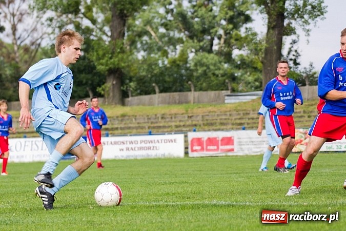 Zdjęcie w galerii na portalu naszraciborz.pl: 50-lecie awansu Unii Racibórz do I ligi. Piknik sportowy na Srebrnej wiadomości z regionu