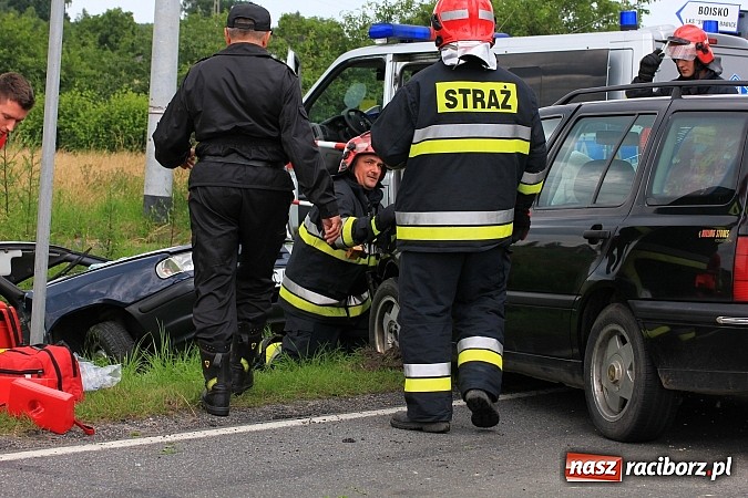 Zdjęcie w galerii na portalu naszraciborz.pl: Wypadek w Babicach. Jedna osoba ranna wiadomości z regionu