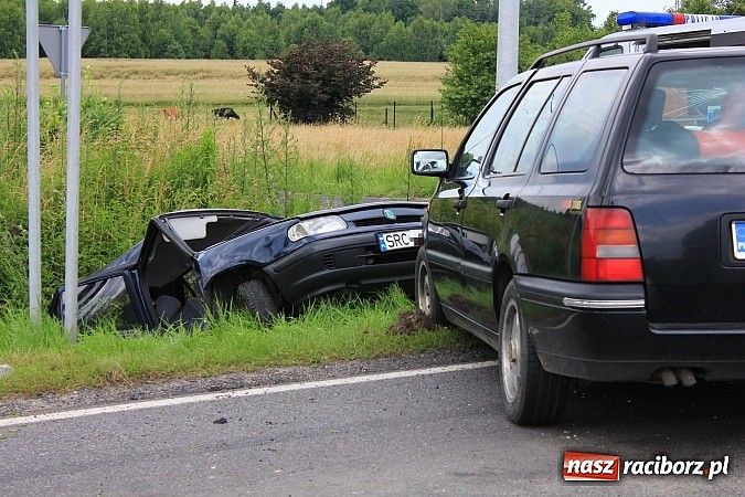 Zdjęcie w galerii na portalu naszraciborz.pl: Wypadek w Babicach. Jedna osoba ranna wiadomości z regionu