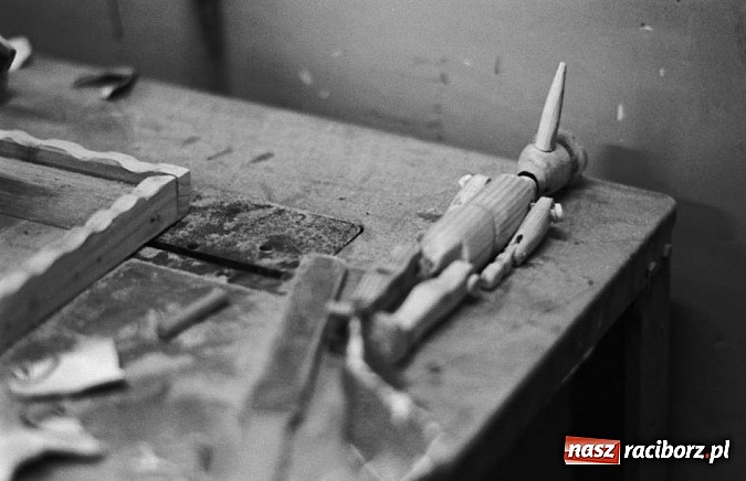 Zdjęcie w galerii na portalu naszraciborz.pl: Sztuka w pudle oraz obrazy z Raciborza wiadomości z regionu