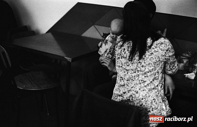 Zdjęcie w galerii na portalu naszraciborz.pl: Sztuka w pudle oraz obrazy z Raciborza wiadomości z regionu