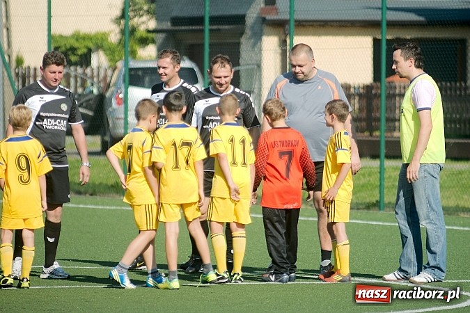 Zdjęcie w galerii na portalu naszraciborz.pl: Młode Wilki z Tworkowa zmierzyły się z rodzicami wiadomości z regionu