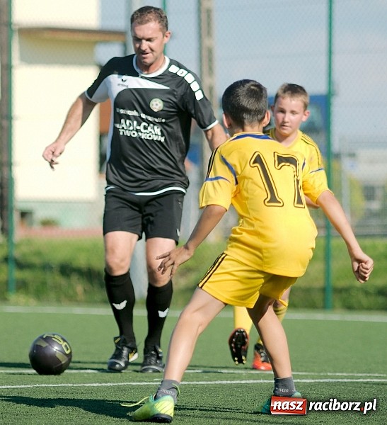 Zdjęcie w galerii na portalu naszraciborz.pl: Młode Wilki z Tworkowa zmierzyły się z rodzicami wiadomości z regionu