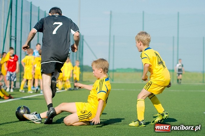 Zdjęcie w galerii na portalu naszraciborz.pl: Młode Wilki z Tworkowa zmierzyły się z rodzicami wiadomości z regionu