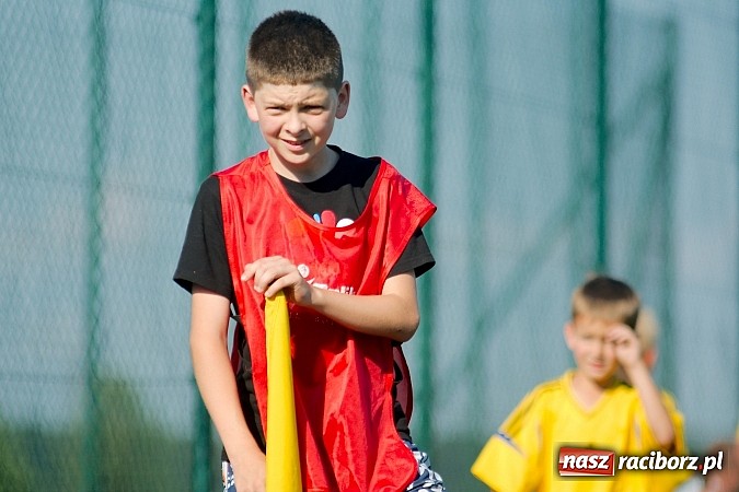 Zdjęcie w galerii na portalu naszraciborz.pl: Młode Wilki z Tworkowa zmierzyły się z rodzicami wiadomości z regionu