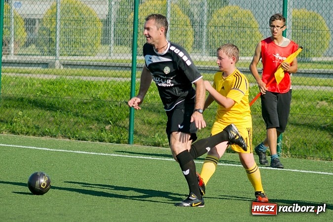 Zdjęcie w galerii na portalu naszraciborz.pl: Młode Wilki z Tworkowa zmierzyły się z rodzicami wiadomości z regionu