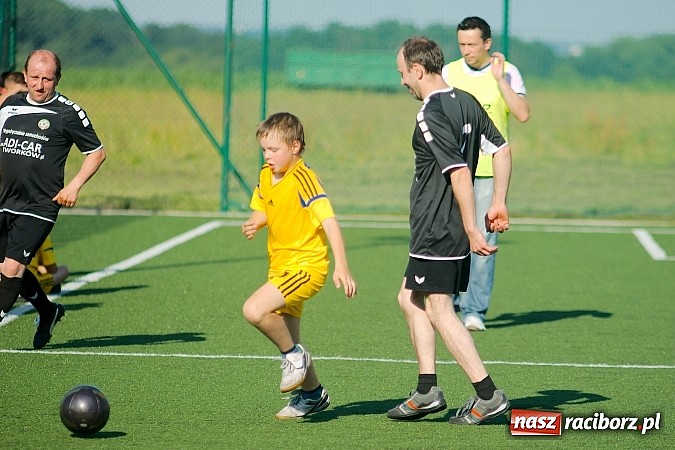 Zdjęcie w galerii na portalu naszraciborz.pl: Młode Wilki z Tworkowa zmierzyły się z rodzicami wiadomości z regionu