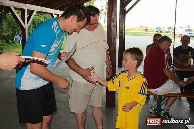 Zdjęcie w galerii na portalu naszraciborz.pl: Młode Wilki z Tworkowa zmierzyły się z rodzicami wiadomości z regionu