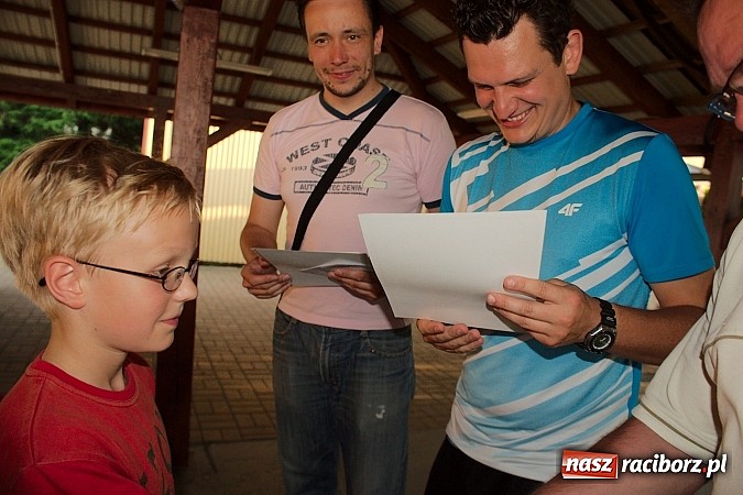 Zdjęcie w galerii na portalu naszraciborz.pl: Młode Wilki z Tworkowa zmierzyły się z rodzicami wiadomości z regionu