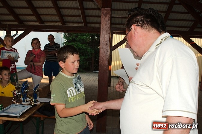 Zdjęcie w galerii na portalu naszraciborz.pl: Młode Wilki z Tworkowa zmierzyły się z rodzicami wiadomości z regionu