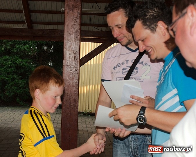 Zdjęcie w galerii na portalu naszraciborz.pl: Młode Wilki z Tworkowa zmierzyły się z rodzicami wiadomości z regionu