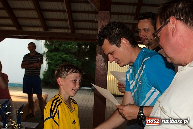 Zdjęcie w galerii na portalu naszraciborz.pl: Młode Wilki z Tworkowa zmierzyły się z rodzicami wiadomości z regionu