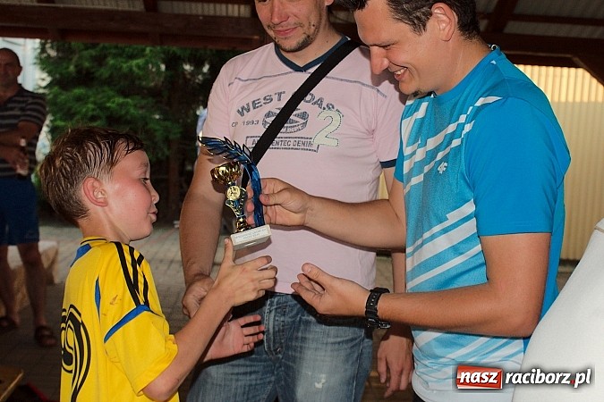 Zdjęcie w galerii na portalu naszraciborz.pl: Młode Wilki z Tworkowa zmierzyły się z rodzicami wiadomości z regionu