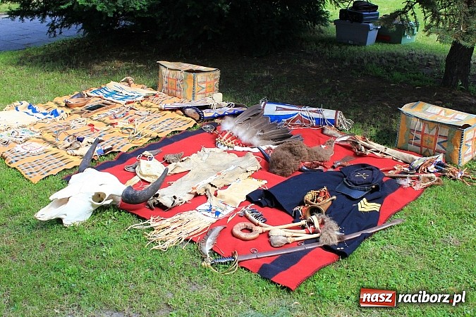 Zdjęcie w galerii na portalu naszraciborz.pl: Indiańskie klimaty na krzanowickim rynku wiadomości z regionu