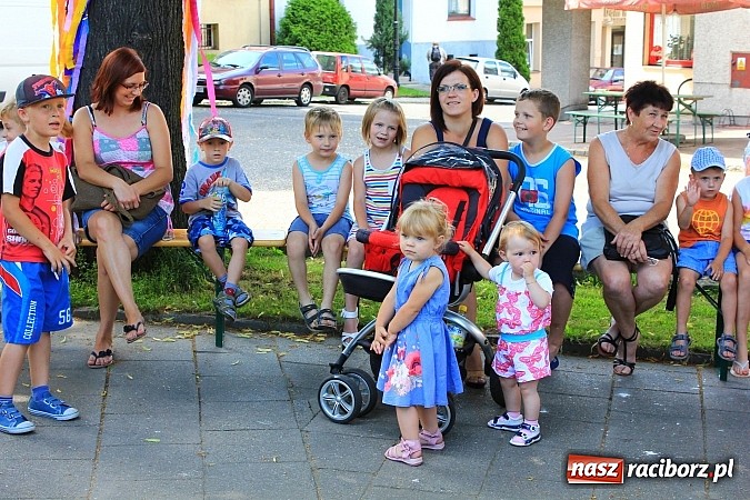 Zdjęcie w galerii na portalu naszraciborz.pl: Indiańskie klimaty na krzanowickim rynku wiadomości z regionu