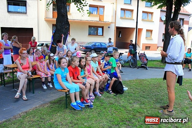 Zdjęcie w galerii na portalu naszraciborz.pl: Indiańskie klimaty na krzanowickim rynku wiadomości z regionu
