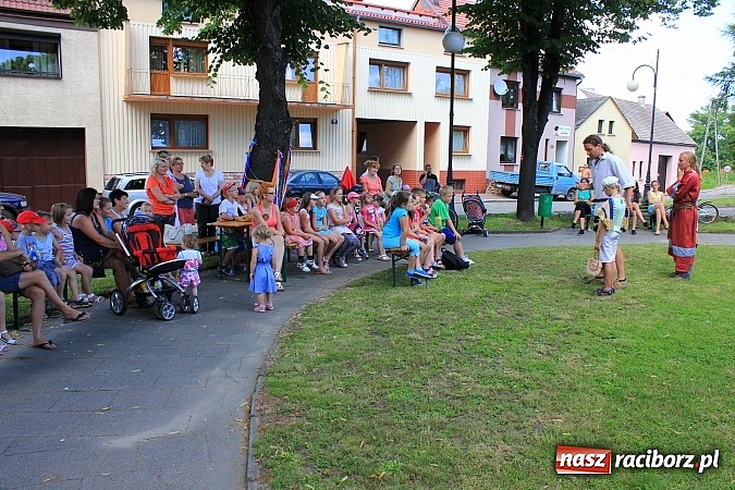 Zdjęcie w galerii na portalu naszraciborz.pl: Indiańskie klimaty na krzanowickim rynku wiadomości z regionu