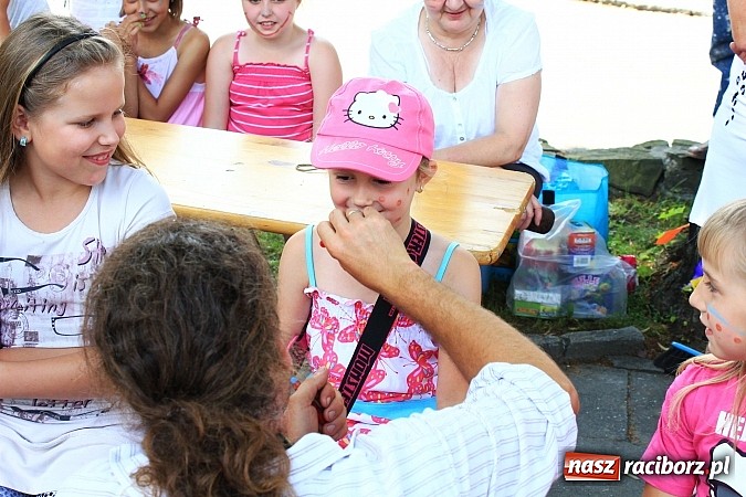 Zdjęcie w galerii na portalu naszraciborz.pl: Indiańskie klimaty na krzanowickim rynku wiadomości z regionu