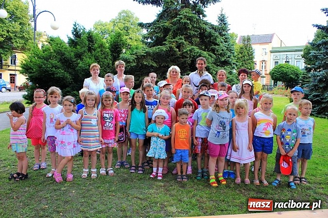 Zdjęcie w galerii na portalu naszraciborz.pl: Indiańskie klimaty na krzanowickim rynku wiadomości z regionu