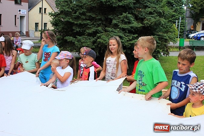 Zdjęcie w galerii na portalu naszraciborz.pl: Indiańskie klimaty na krzanowickim rynku wiadomości z regionu