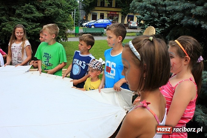 Zdjęcie w galerii na portalu naszraciborz.pl: Indiańskie klimaty na krzanowickim rynku wiadomości z regionu
