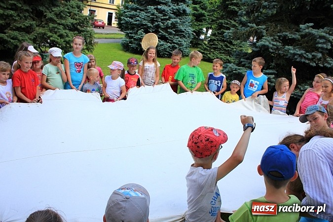 Zdjęcie w galerii na portalu naszraciborz.pl: Indiańskie klimaty na krzanowickim rynku wiadomości z regionu