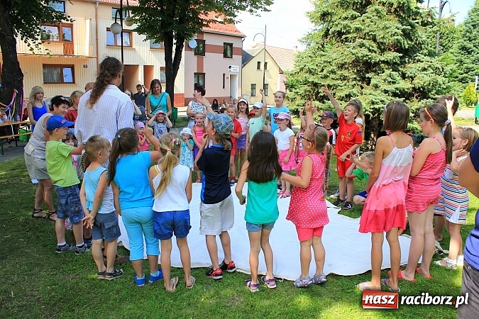 Zdjęcie w galerii na portalu naszraciborz.pl: Indiańskie klimaty na krzanowickim rynku wiadomości z regionu
