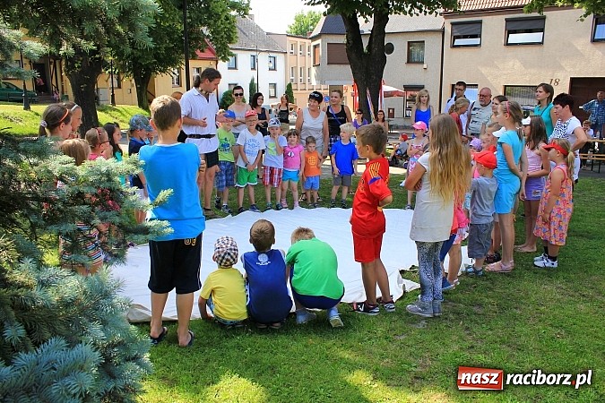 Zdjęcie w galerii na portalu naszraciborz.pl: Indiańskie klimaty na krzanowickim rynku wiadomości z regionu