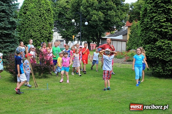 Zdjęcie w galerii na portalu naszraciborz.pl: Indiańskie klimaty na krzanowickim rynku wiadomości z regionu