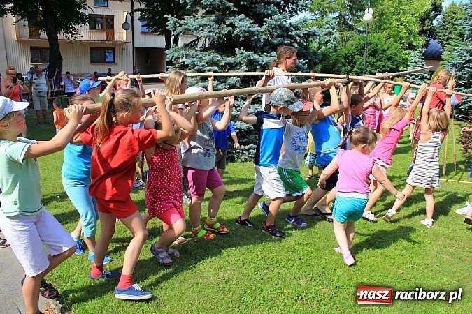 Zdjęcie w galerii na portalu naszraciborz.pl: Indiańskie klimaty na krzanowickim rynku wiadomości z regionu