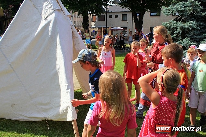 Zdjęcie w galerii na portalu naszraciborz.pl: Indiańskie klimaty na krzanowickim rynku wiadomości z regionu