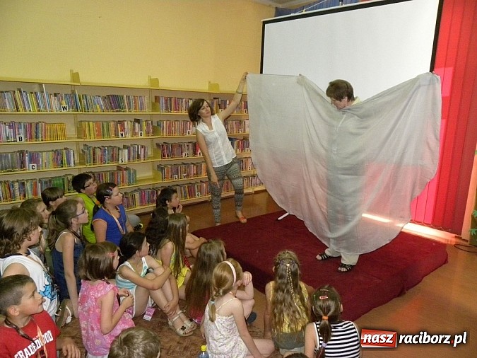 Zdjęcie w galerii na portalu naszraciborz.pl: Lato w bibliotece: W Persji i Babilonii wiadomości z regionu