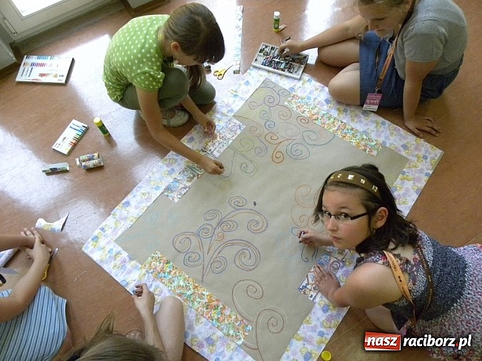 Zdjęcie w galerii na portalu naszraciborz.pl: Lato w bibliotece: W Persji i Babilonii wiadomości z regionu